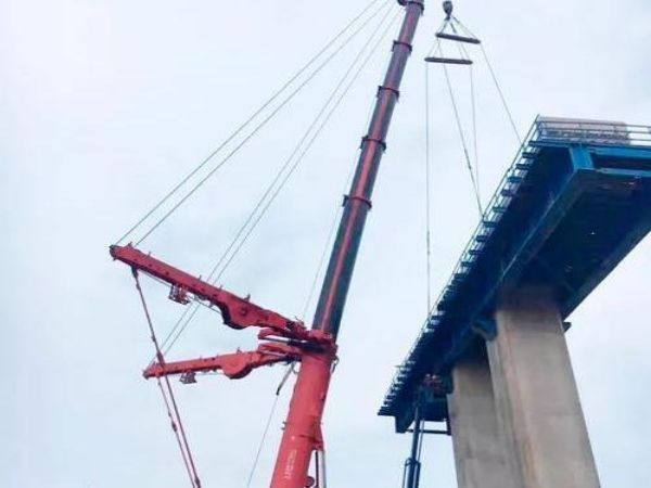辽阳市吊车租赁_大吊车出租要注意不要贪图便宜